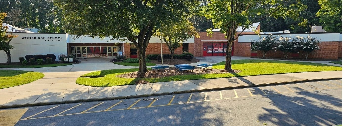 Picture of front of Woodridge Elementary School